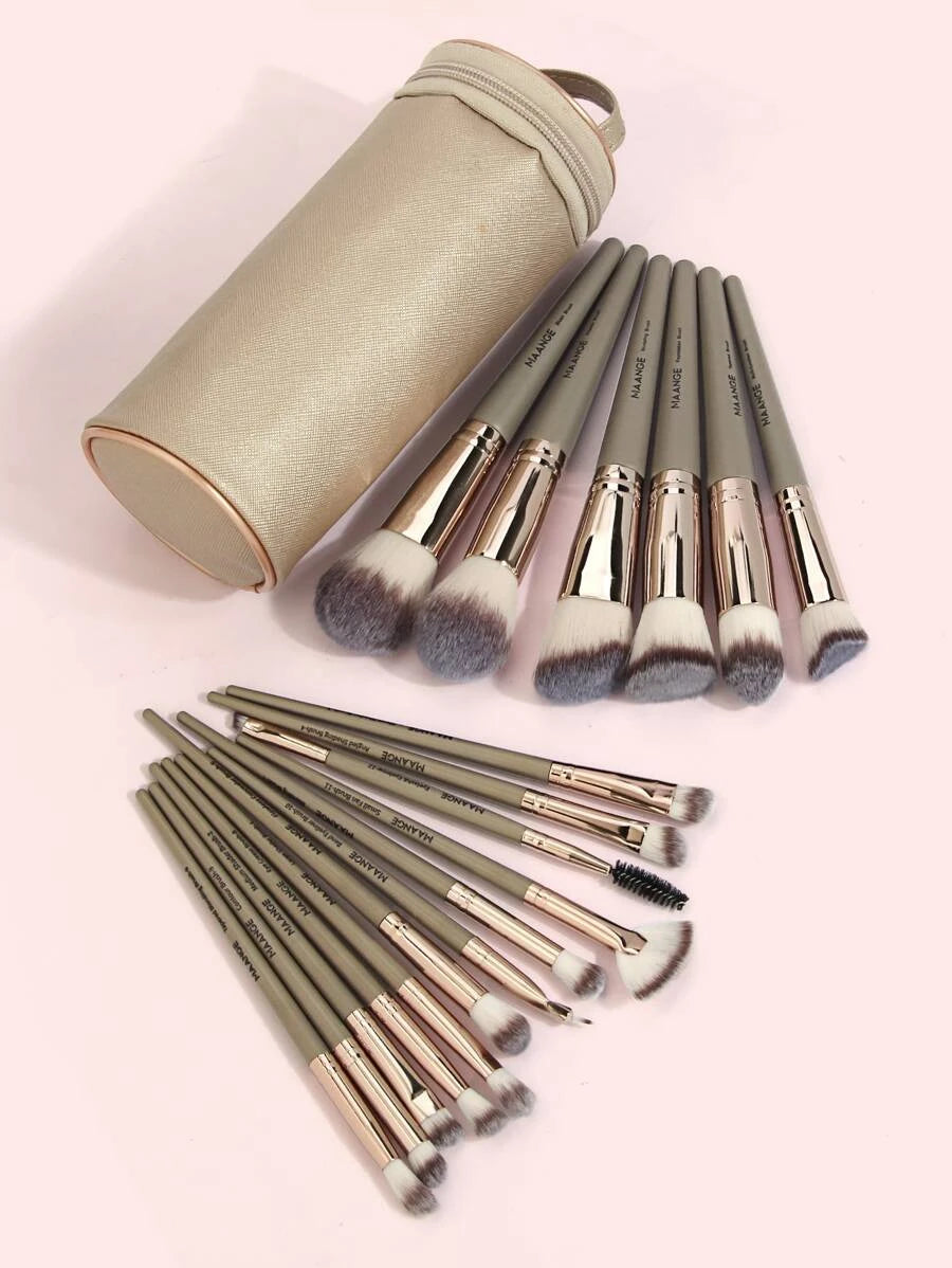 SheIn 18-piece brush set with luxury bag