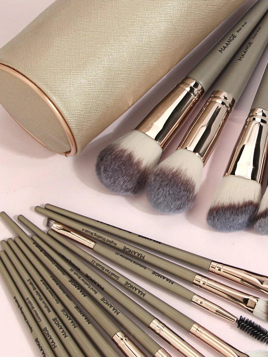 SheIn 18-piece brush set with luxury bag
