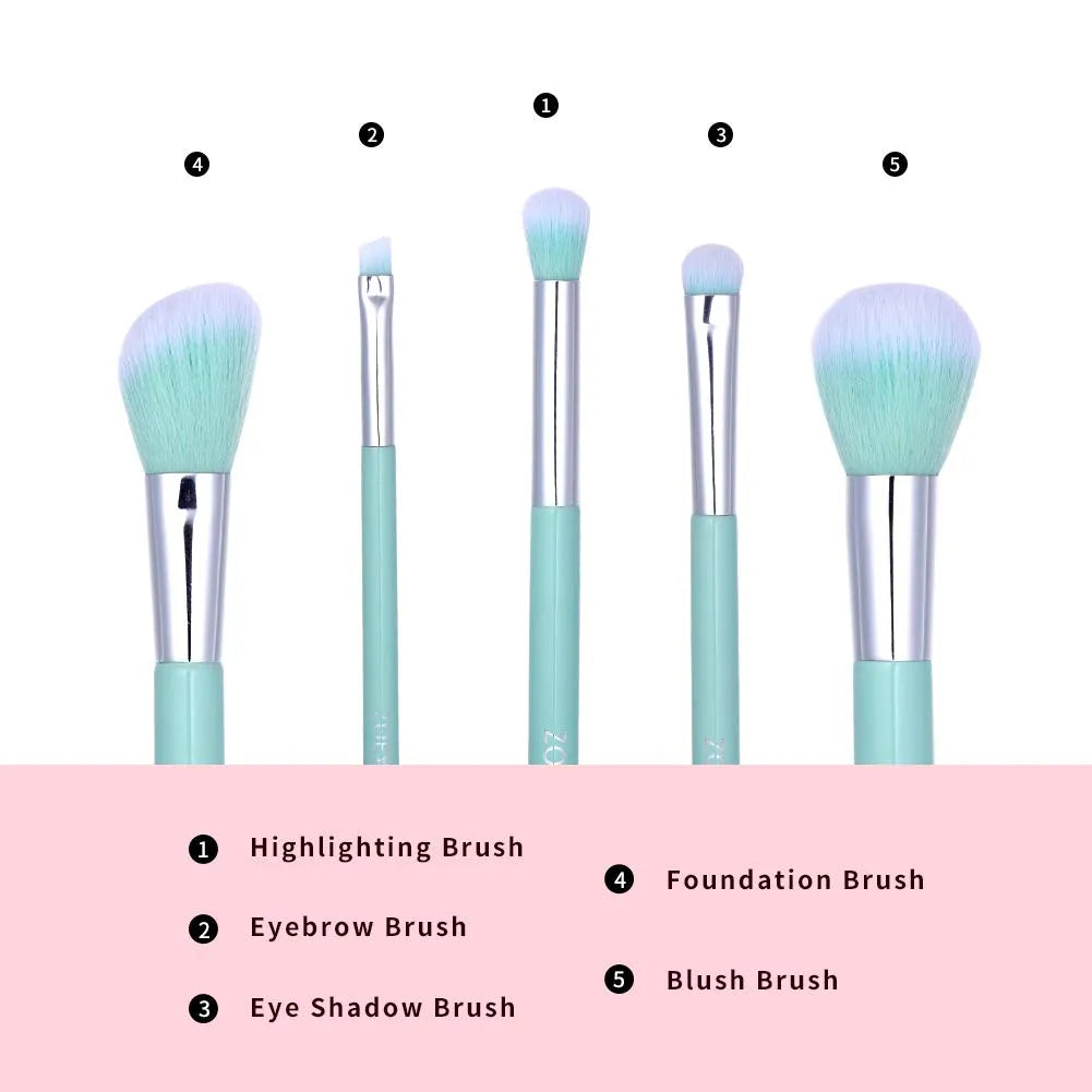 Zoe's Essential Brush Set consists of 5 pieces - Lubna